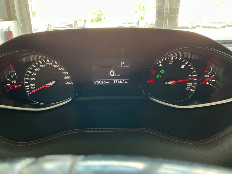 Peugeot 308 1.6 Blue-HDi GT Line — zdjęcie 13