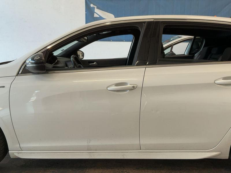 Peugeot 308 1.6 Blue-HDi GT Line — zdjęcie 4