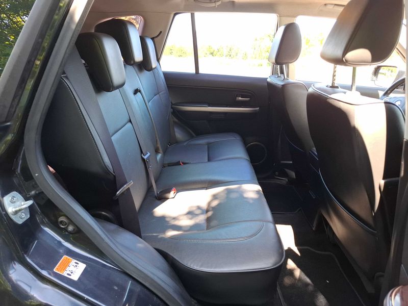 Suzuki Grand Vitara 1.9 DDiS 5 portes Luxe — zdjęcie 13