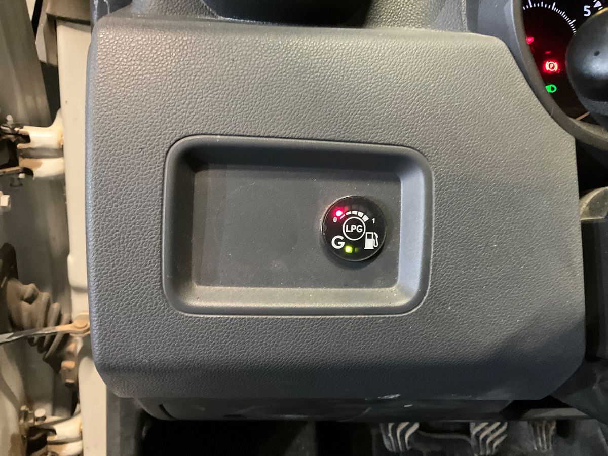 Dacia Duster 2019 — photo 48