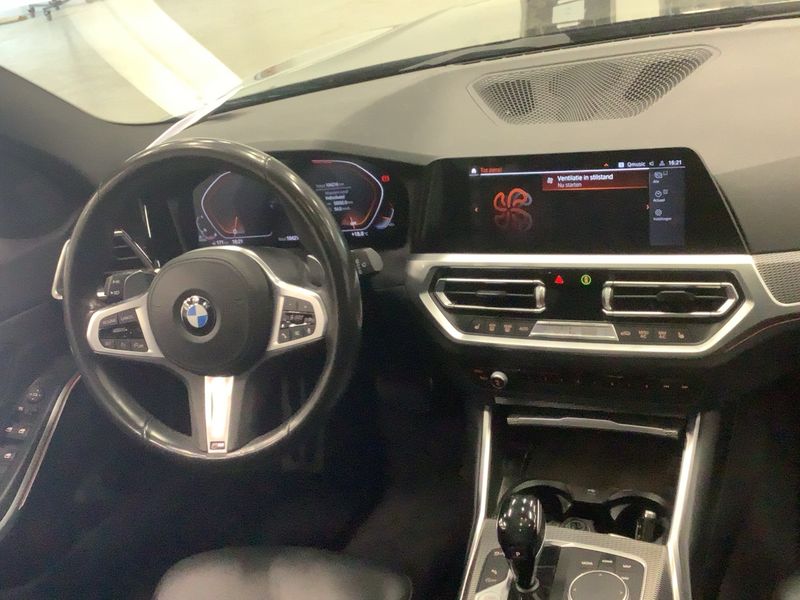 BMW 3er 320d xDrive M Sport — zdjęcie 12