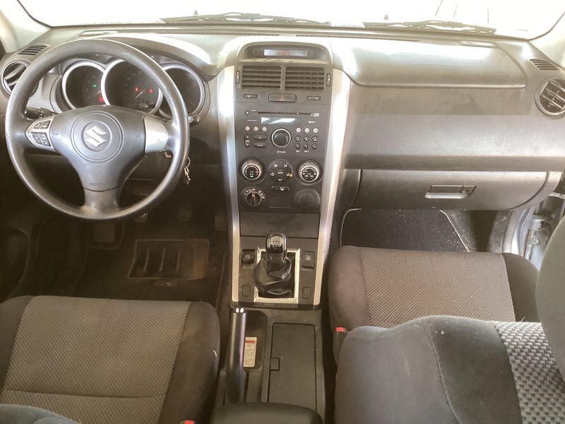Suzuki Grand Vitara 1.9 DDiS JX — zdjęcie 12