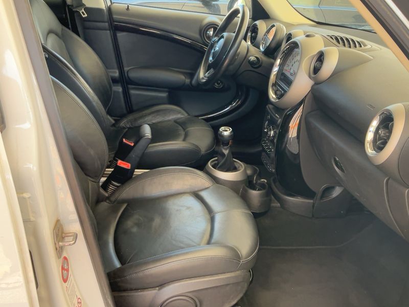 MINI Countryman Cooper S — zdjęcie 11