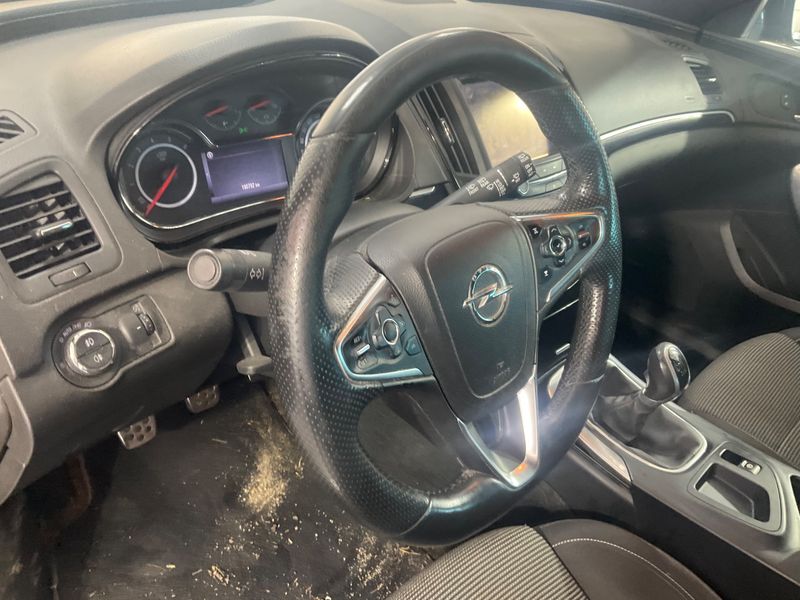 Opel Insignia Sports Tourer 2.0 CDTI Sport 2016 – снимка 33