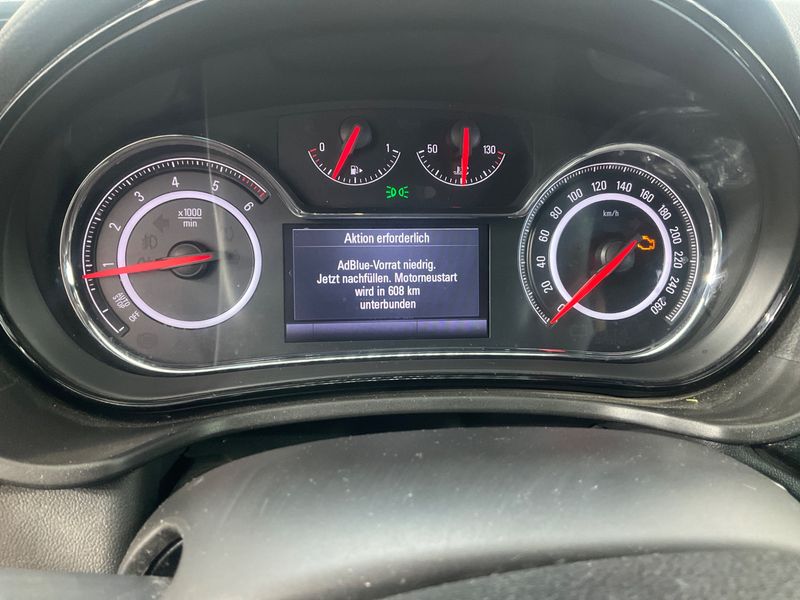 Opel Insignia Sports Tourer 2.0 CDTI Sport 2016 – снимка 42