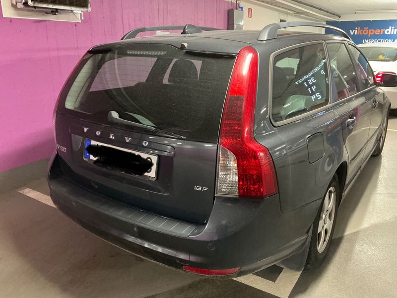 Volvo V50 1.8 F Momentum — zdjęcie 2
