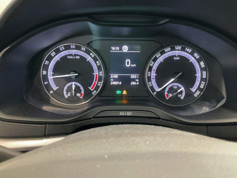 Skoda Karoq 1.6 TDI Ambition 2019 – снимка 19