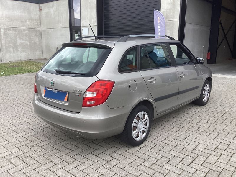 Skoda Fabia 1.2 Ambition — zdjęcie 2