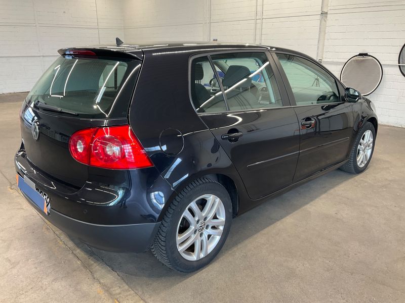 Volkswagen Golf V 1.4 Tour — zdjęcie 2