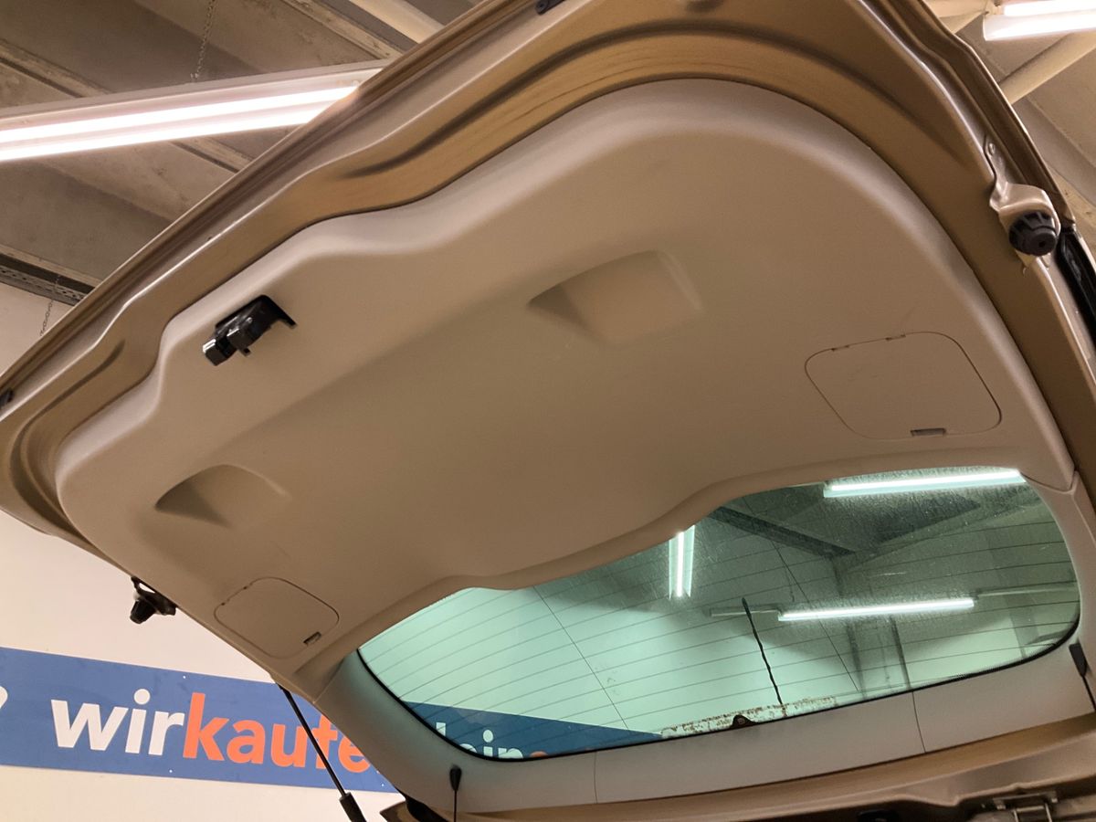 Renault Scenic 2013 — photo 30