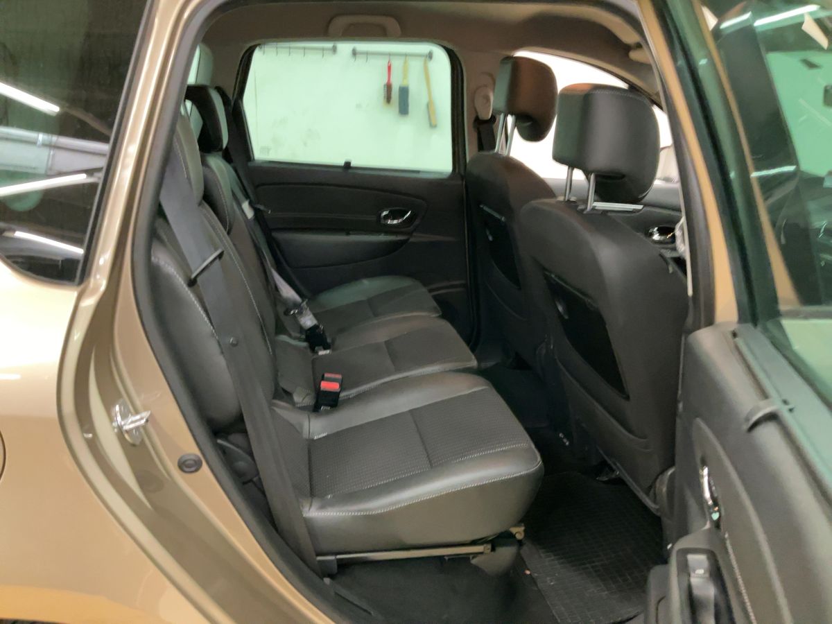 Renault Scenic 2013 — photo 20