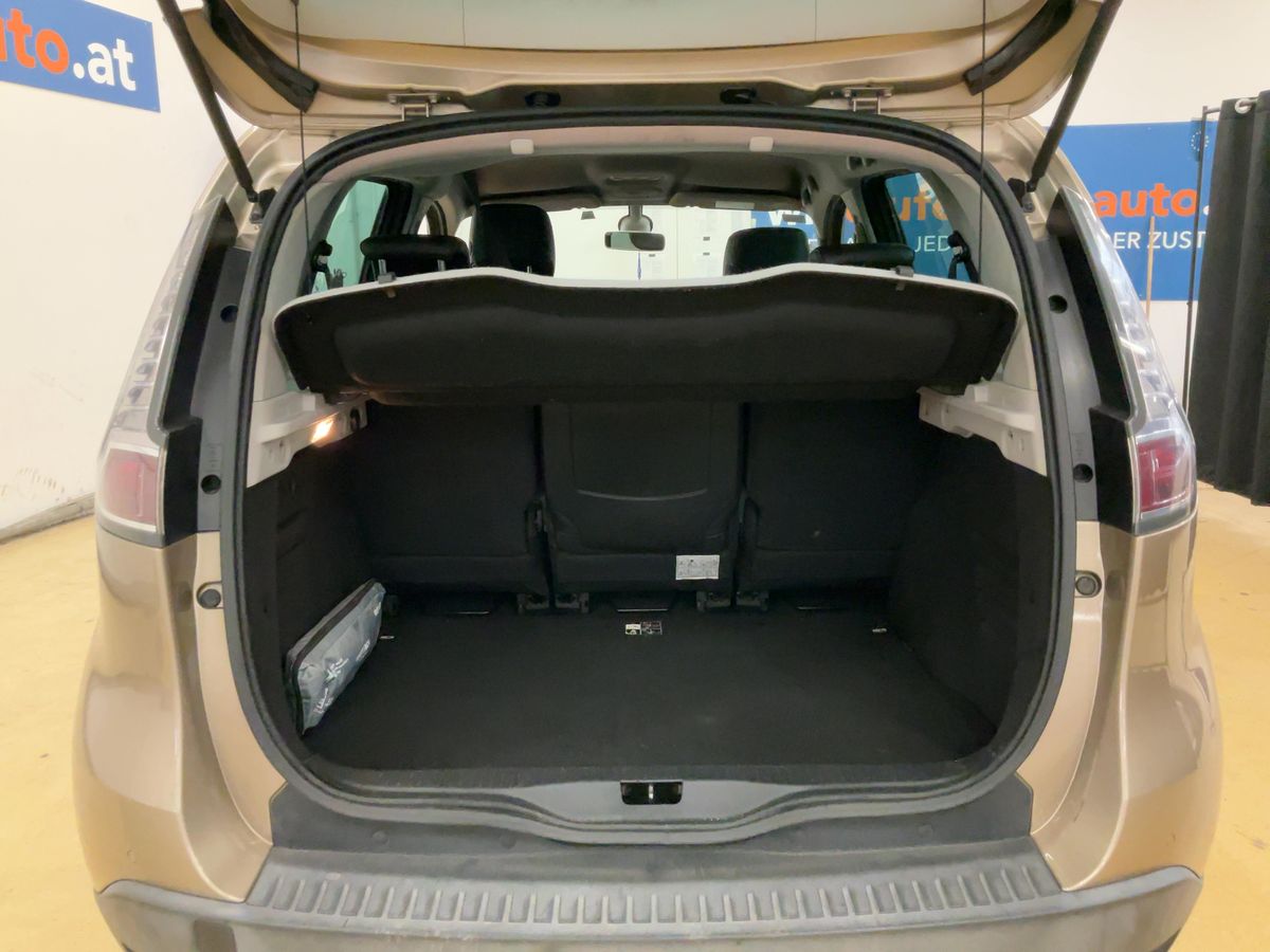Renault Scenic 2013 — photo 16