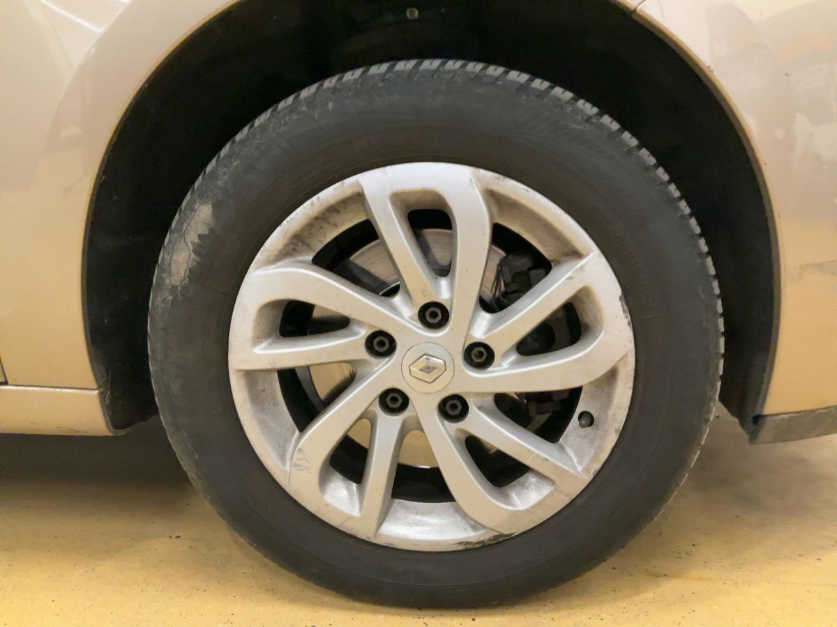 Renault Scenic 2013 — photo 12