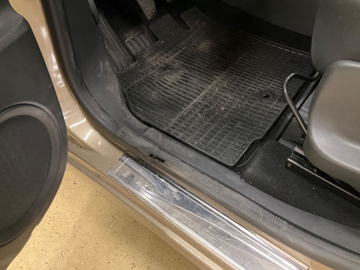 Renault Scenic 2013 — photo 32