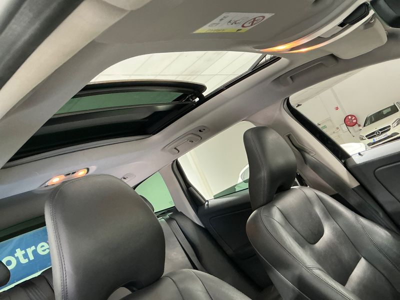 Volvo XC60 2.0 D4 Xenium 2014 – снимка 28