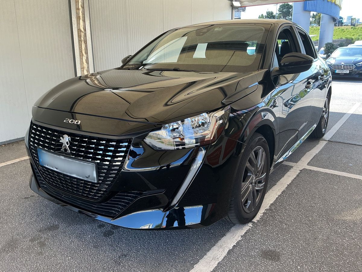 Peugeot 208 2022 — photo 1