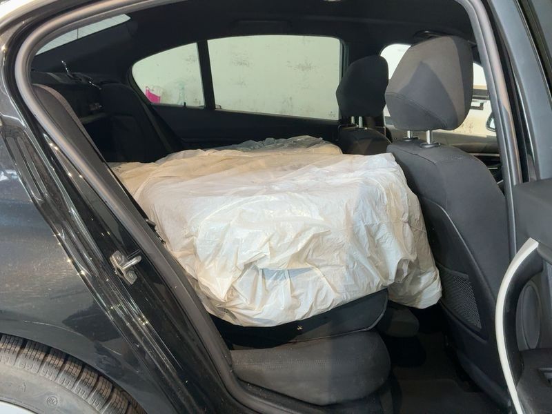 BMW 3er 320d xDrive Advantage 2018 – снимка 20