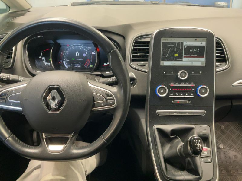 Renault Scenic 1.2 TCe Energy Experience — zdjęcie 12