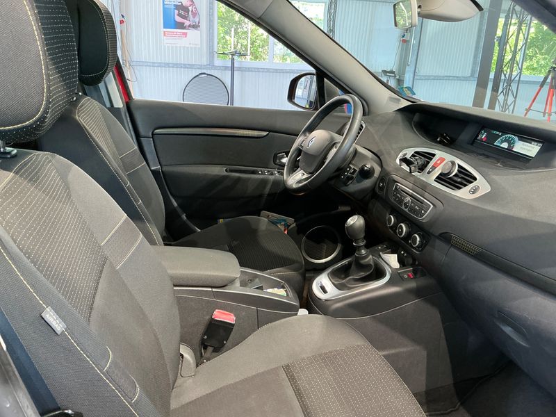 Renault Scenic 1.6 Dynamique — zdjęcie 3
