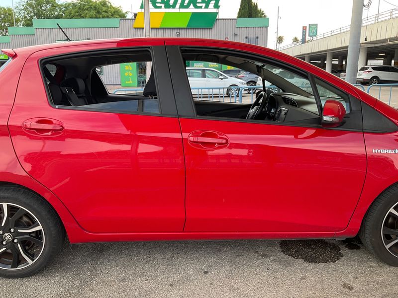 Toyota Yaris 1.5 Hybrid Active 2016 – снимка 10