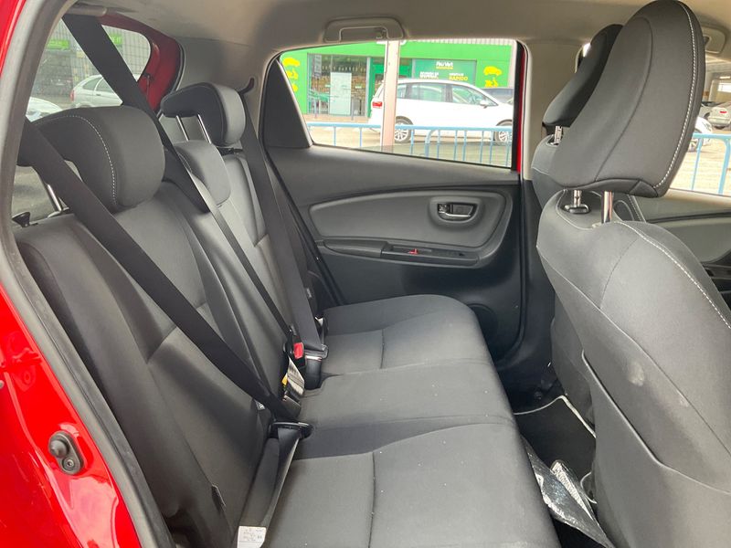Toyota Yaris 1.5 Hybrid Active 2016 – снимка 19