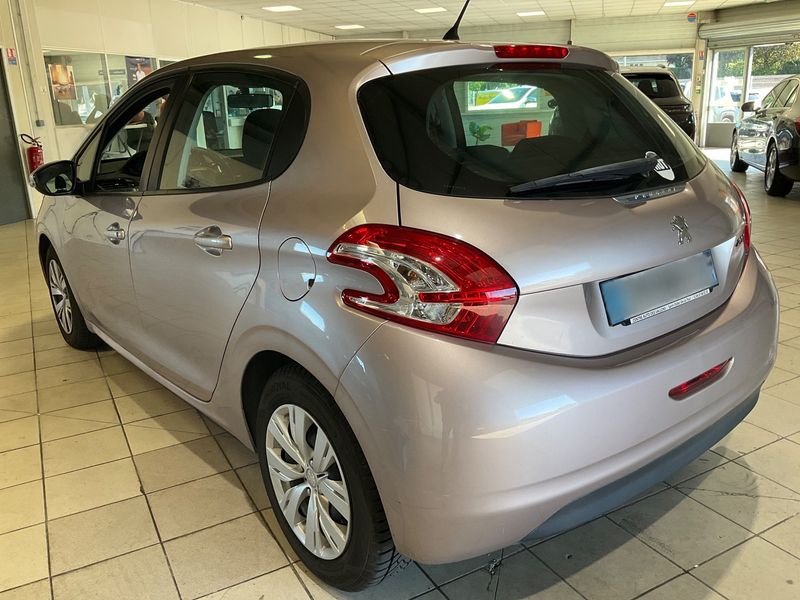 Peugeot 208 1.4 HDi Active — zdjęcie 3