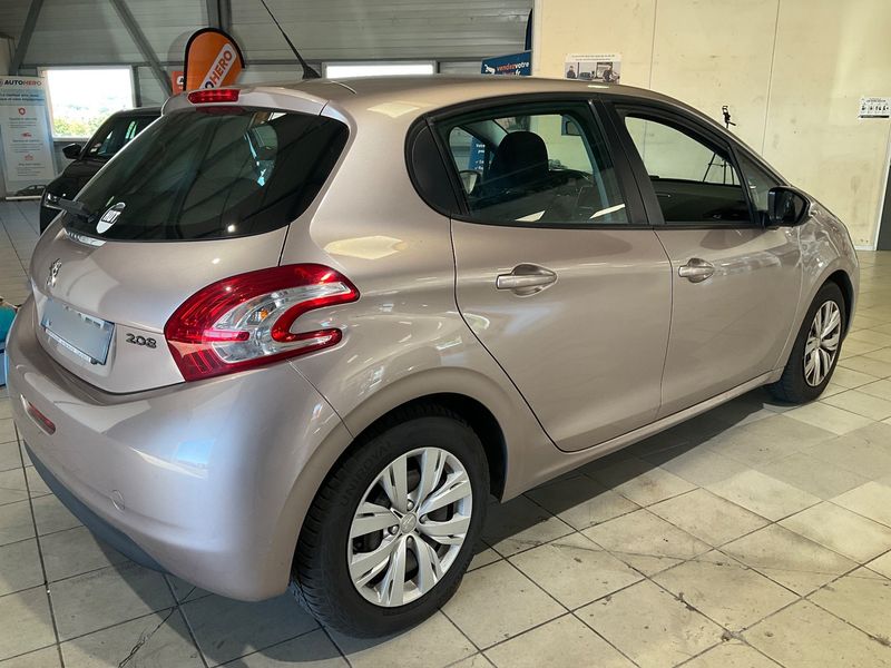 Peugeot 208 1.4 HDi Active — zdjęcie 6