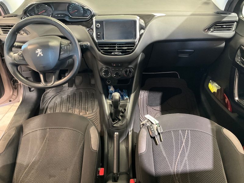 Peugeot 208 1.4 HDi Active — zdjęcie 12