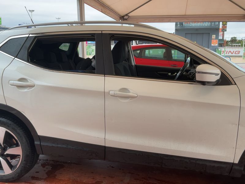 Nissan Qashqai 1.6 dCi N-Connecta — zdjęcie 7