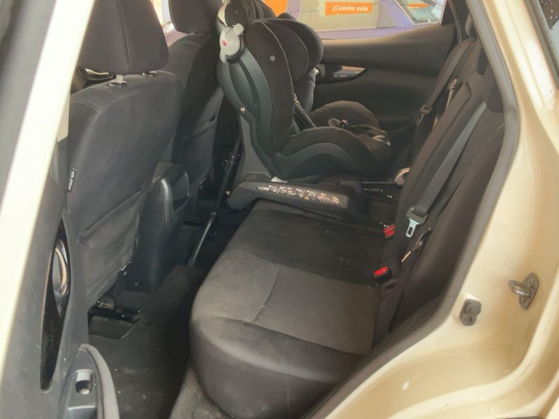 Nissan Qashqai 1.6 dCi N-Connecta — zdjęcie 14