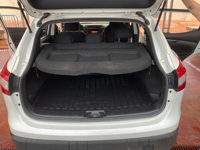 Nissan Qashqai 1.6 dCi N-Connecta — zdjęcie 10