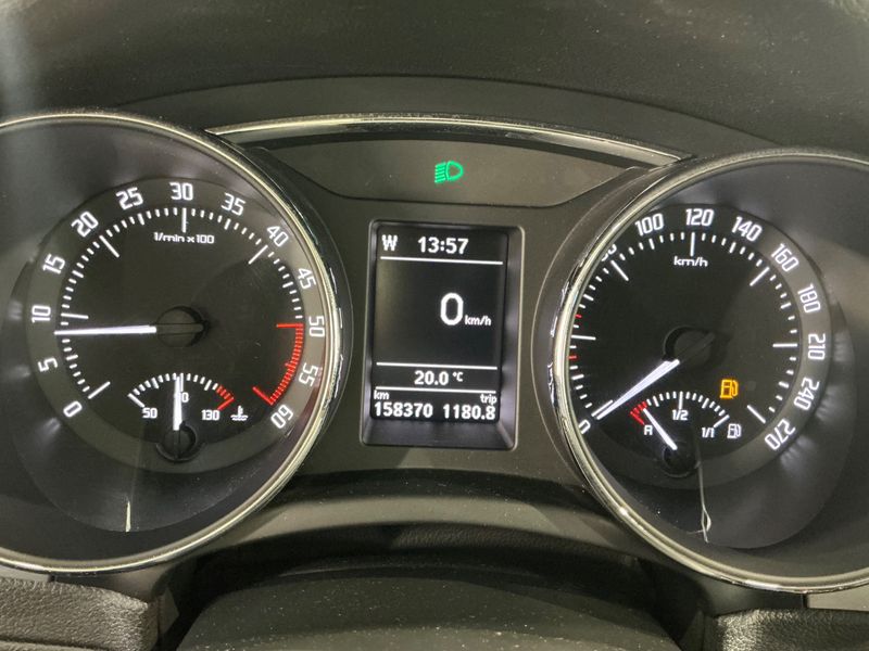 Skoda Superb 2.0 TDI Exclusive — zdjęcie 13
