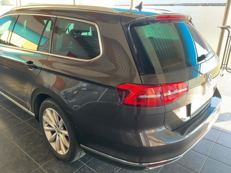 Volkswagen Passat 2.0 TDI Highline 4Motion BlueMotion Tech — zdjęcie 3