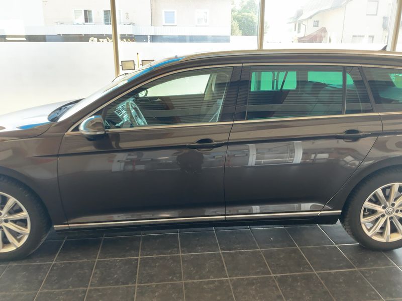 Volkswagen Passat 2.0 TDI Highline 4Motion BlueMotion Tech — zdjęcie 4