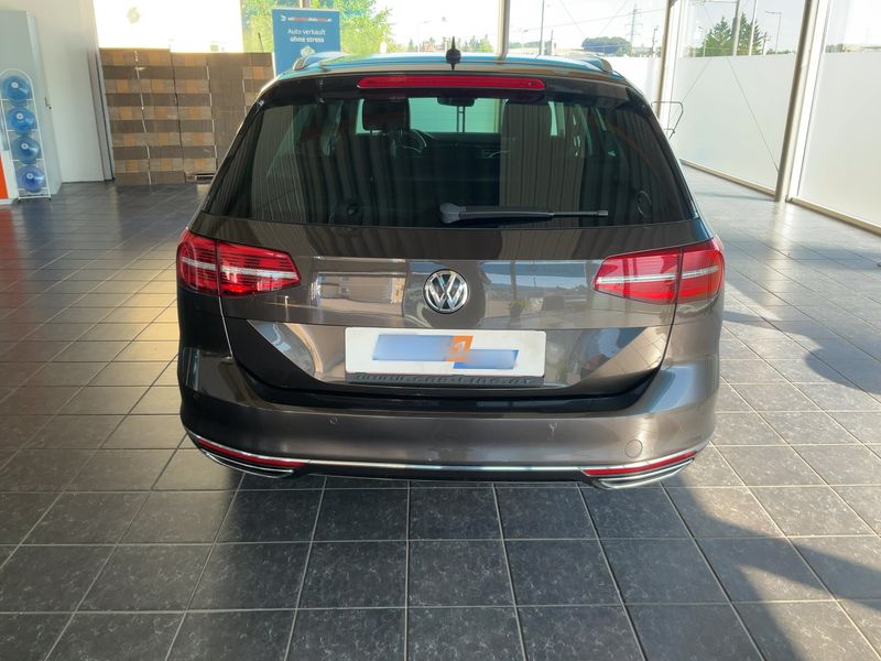 Volkswagen Passat 2.0 TDI Highline 4Motion BlueMotion Tech — zdjęcie 5