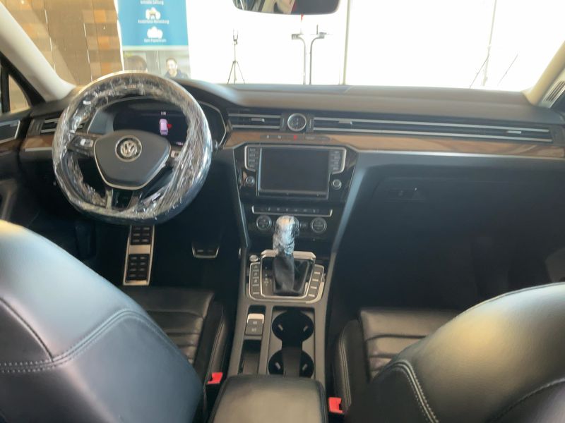 Volkswagen Passat 2.0 TDI Highline 4Motion BlueMotion Tech — zdjęcie 12