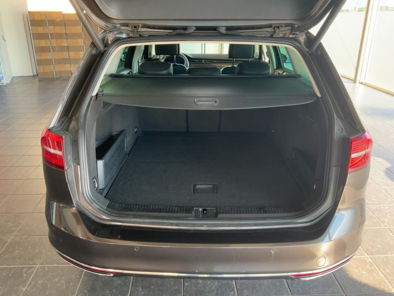 Volkswagen Passat 2.0 TDI Highline 4Motion BlueMotion Tech — zdjęcie 10