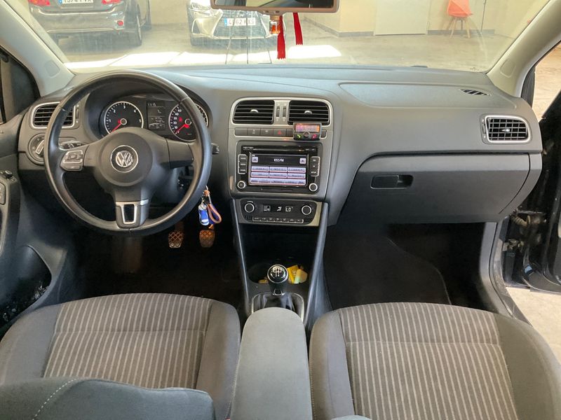 Volkswagen Polo 1.6 TDI Sport by R-Line 2014 – снимка 17