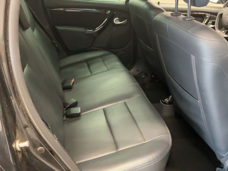 Dacia Duster 1.6 Prestige 4x2 — zdjęcie 14