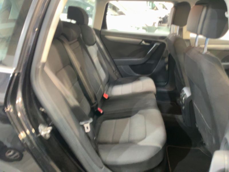 Volkswagen Passat 2.0 TDI Advance BlueMotion Tech — zdjęcie 14