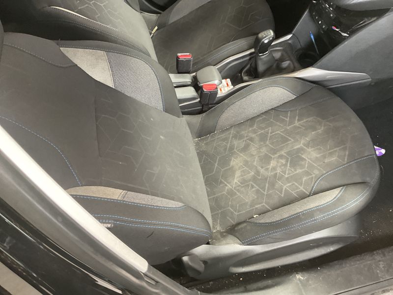 Peugeot 2008 1.2 e-VTi Style 2018 – снимка 30