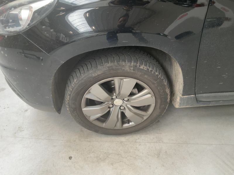 Peugeot 2008 1.2 e-VTi Style 2018 – снимка 3
