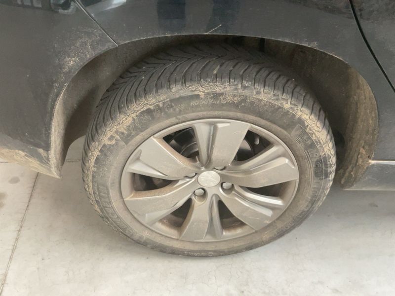 Peugeot 2008 1.2 e-VTi Style 2018 – снимка 9