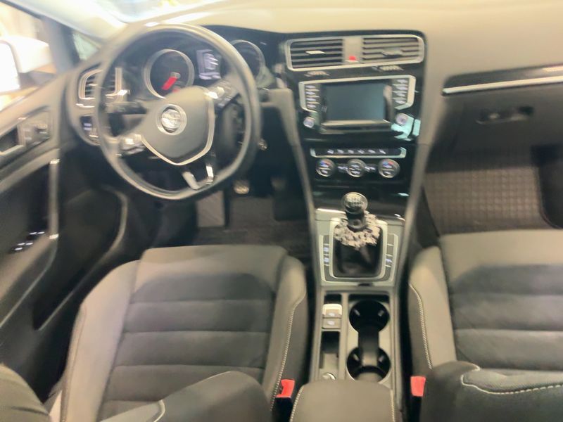 Volkswagen Golf VII 1.6 TDI Highline 4Motion BlueMotion Tech — zdjęcie 12