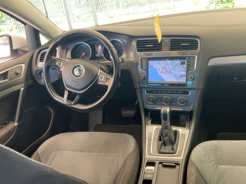 Volkswagen e-Golf VII electric drive 85 kW — zdjęcie 12
