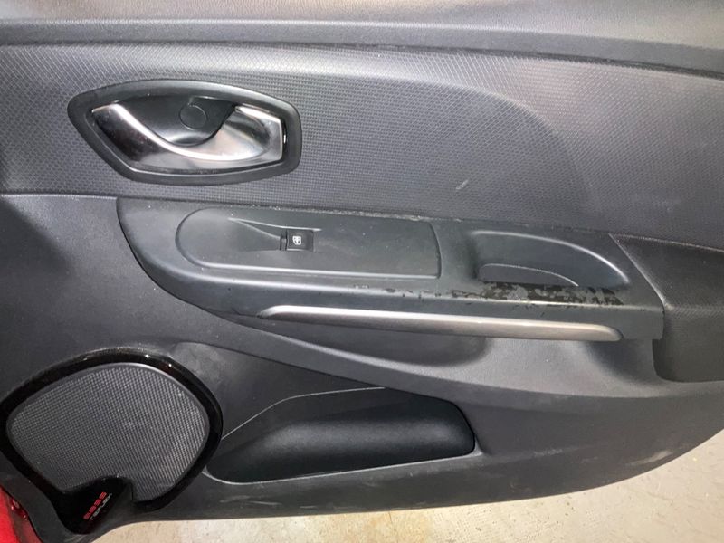 Renault Clio 1.5 dCi Limited 2016 – снимка 28