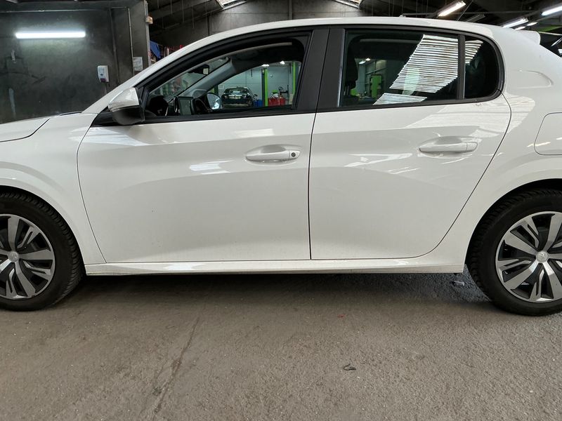 Peugeot 208 1.2 PureTech Active Business — zdjęcie 4