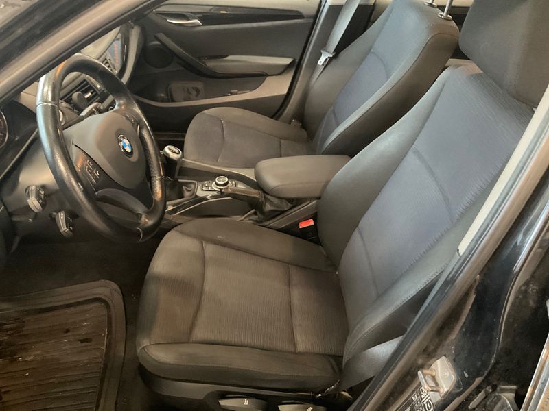 BMW X1 xDrive 18d Premiere 2011 – снимка 30