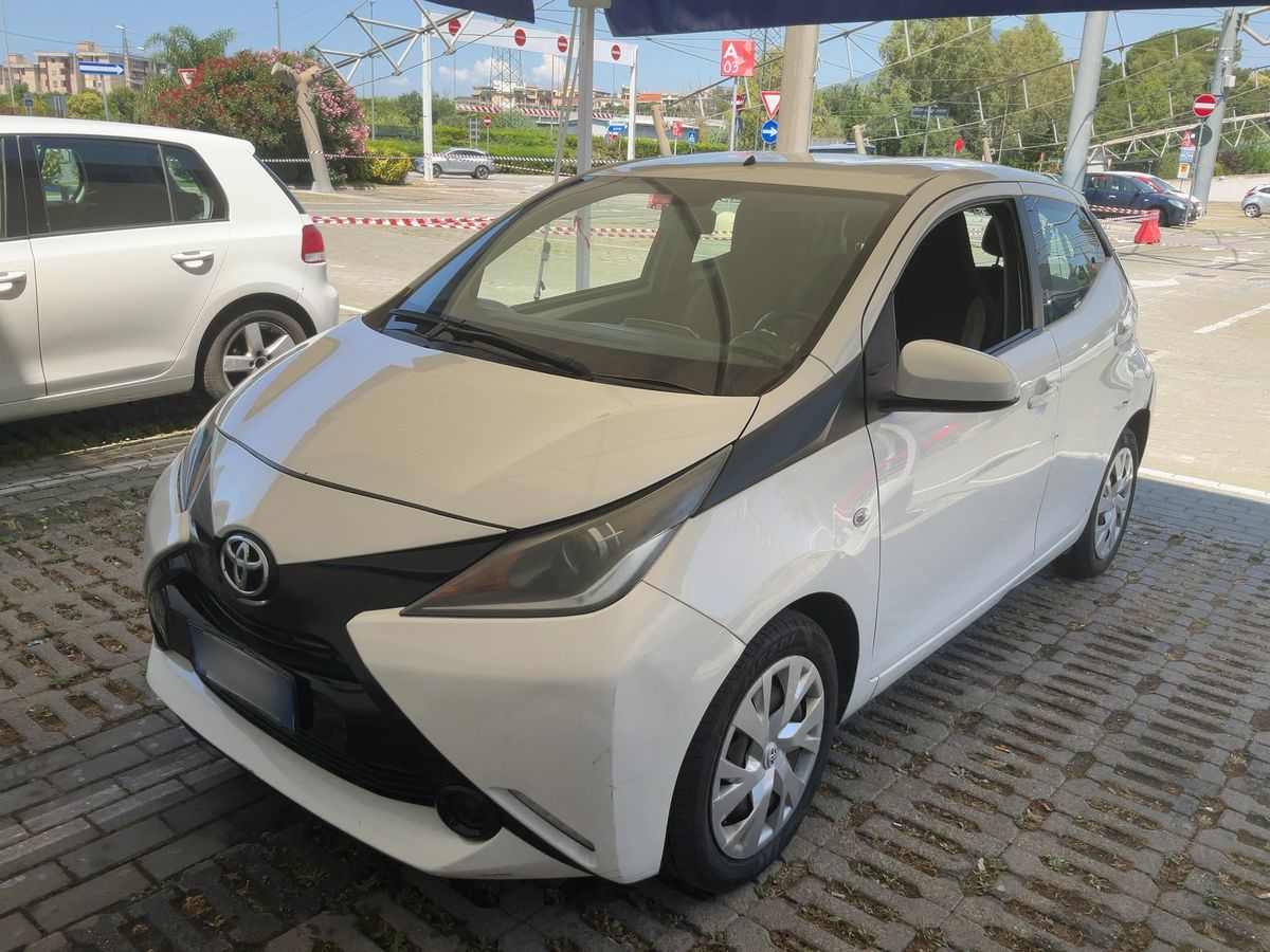 Toyota Aygo 2018 — photo 1