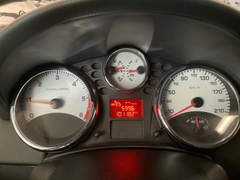 Peugeot 207 1.6 HDi Premium 2009 – снимка 4